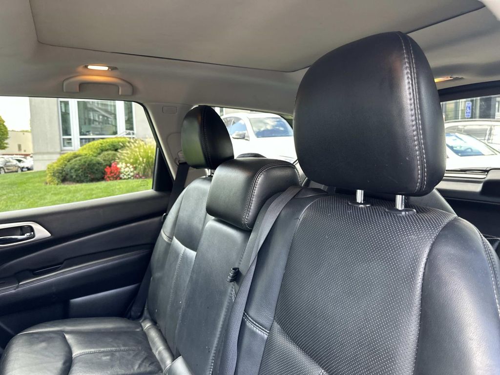 2014 Nissan Pathfinder Platinum photo 34