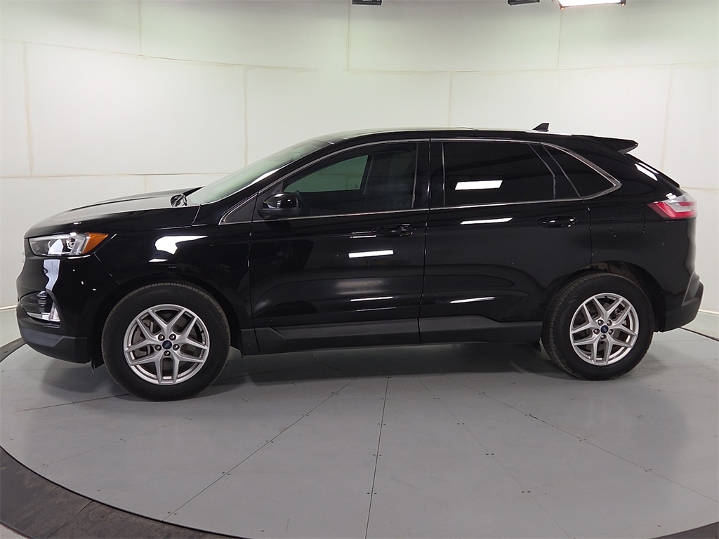 2021 Ford Edge SEL photo 5