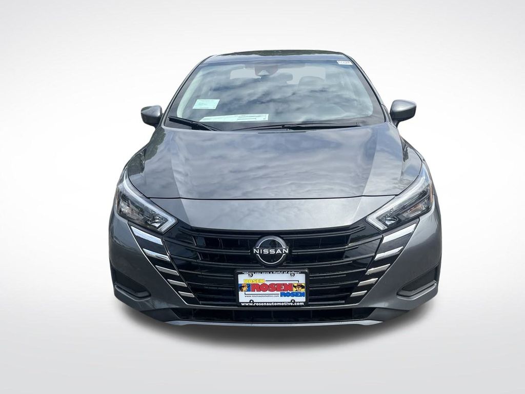 2025 Nissan Versa 1.6 SV photo 8