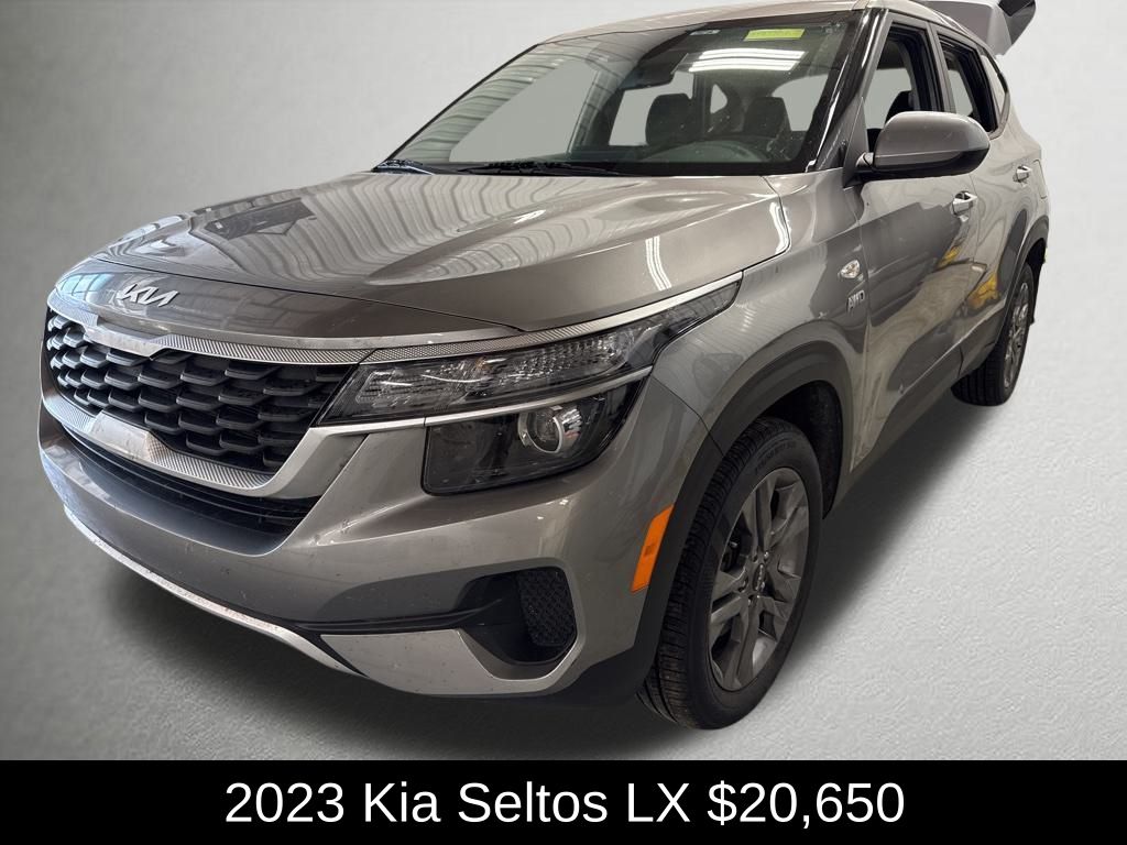 2023 Kia Seltos LX photo 3
