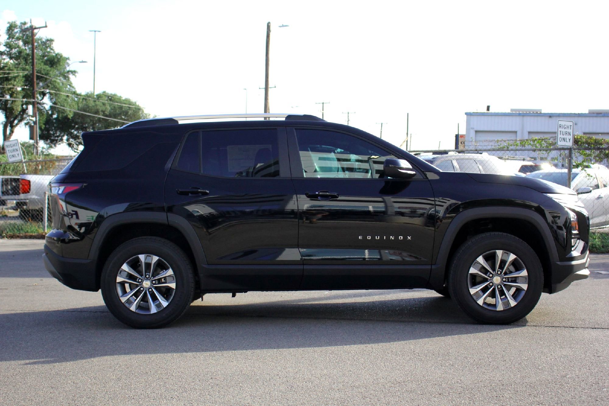 2026 Chevrolet Equinox LT photo 4