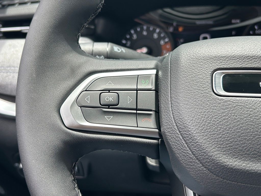 2025 Jeep Compass Latitude photo 38