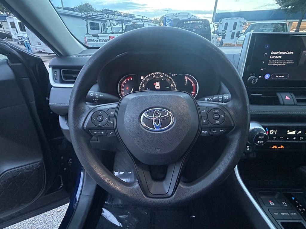 2024 Toyota RAV4 XLE photo 13
