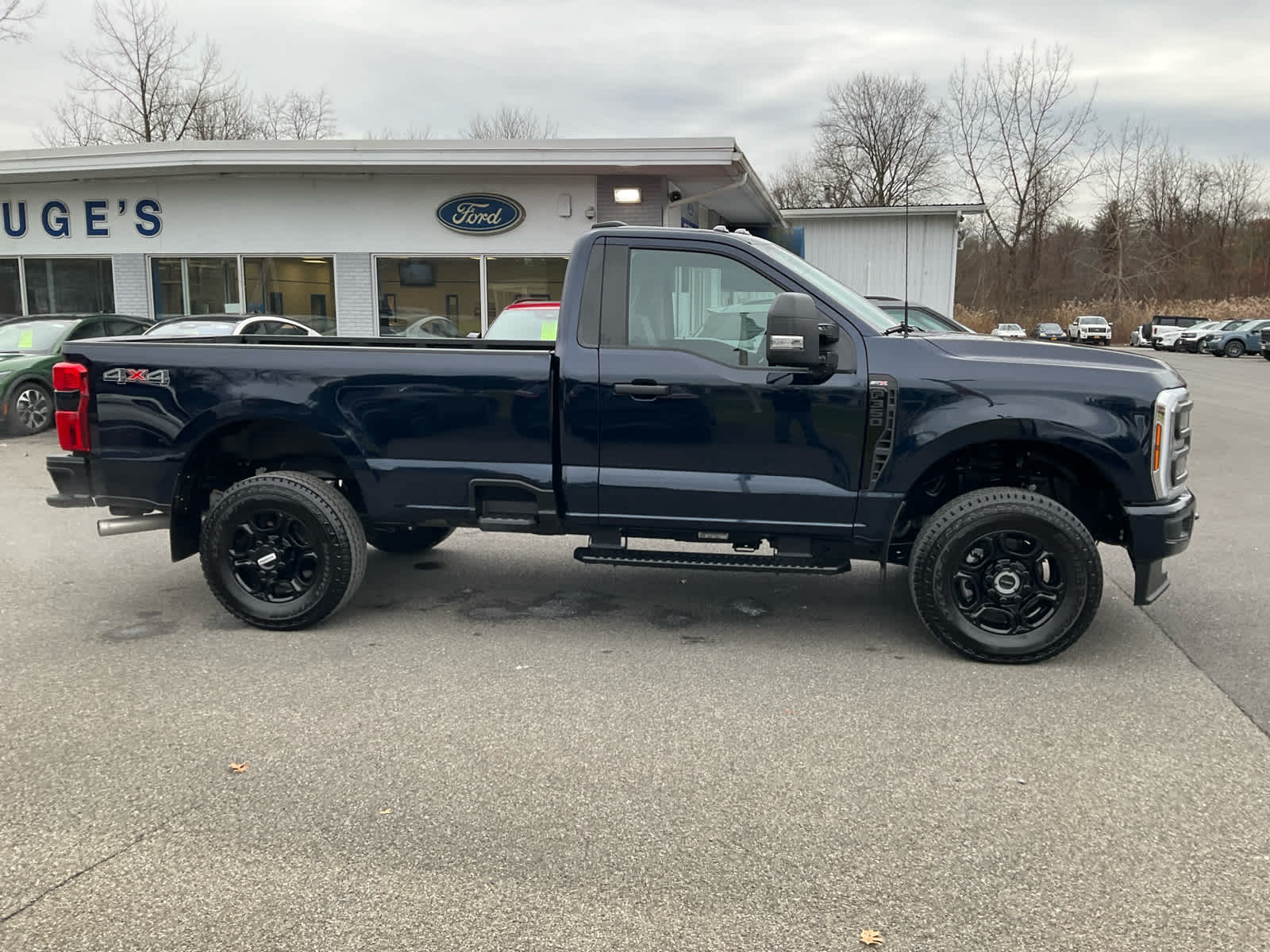 2025 Ford F-350 XL photo 2