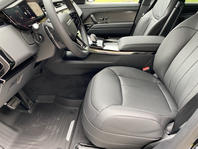 2025 Land Rover Range Rover Sport SE photo 18