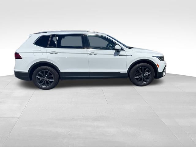 2022 Volkswagen Tiguan SE photo 2
