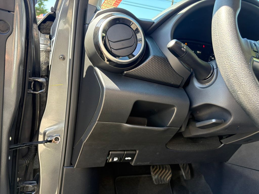 2024 Nissan Kicks SV photo 15