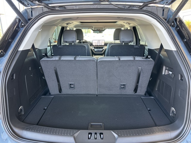 2025 Ford Explorer photo 48