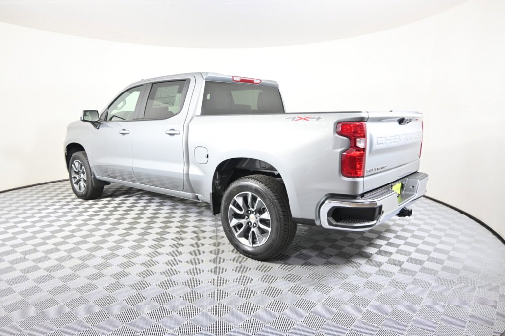 2025 Chevrolet Silverado 1500 LT photo 4