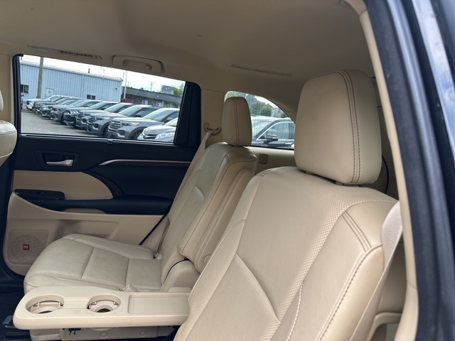 2015 Toyota Highlander Limited photo 23