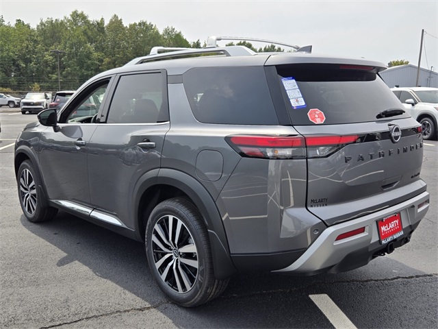 2025 Nissan Pathfinder Platinum photo 4