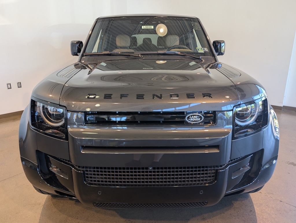 2026 Land Rover Defender photo 2