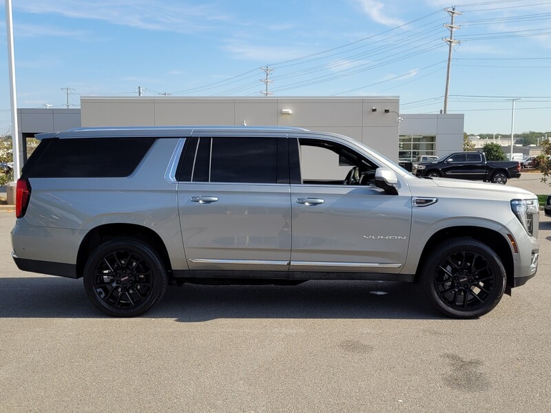 2025 Gmc Yukon XL photo 2