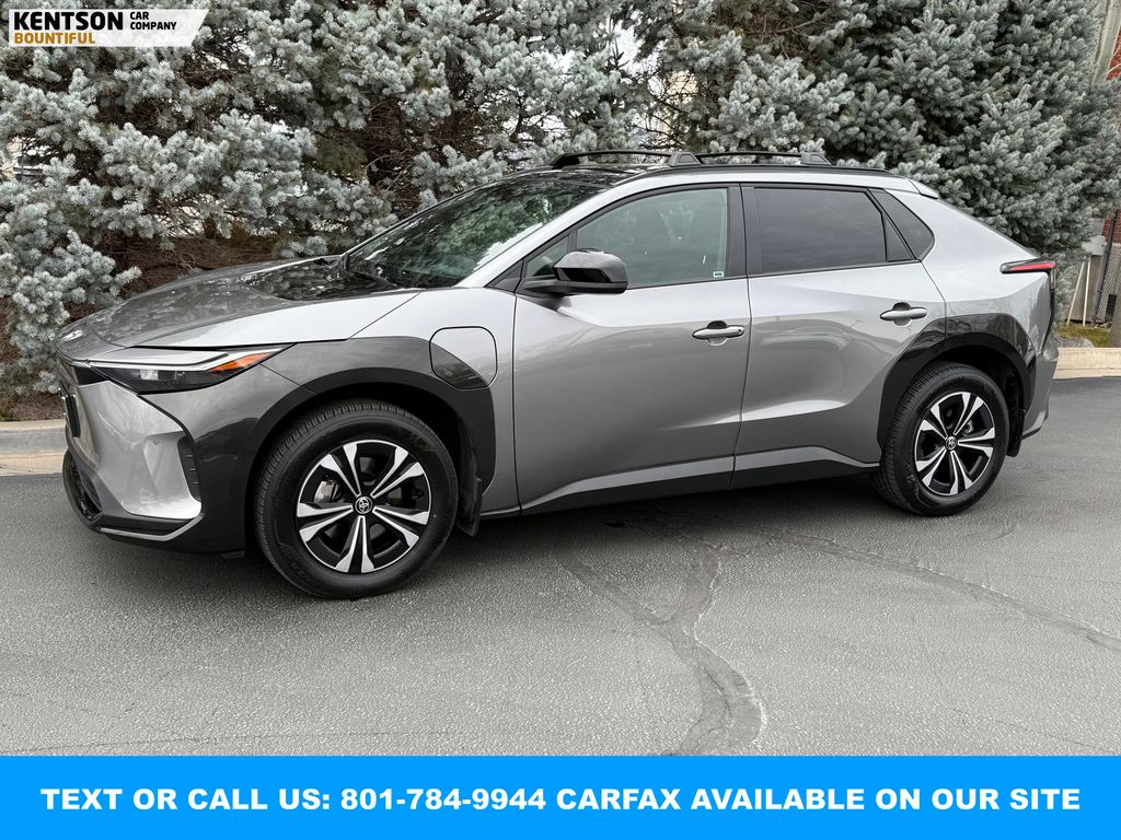 2025 Toyota bZ4X XLE's photo