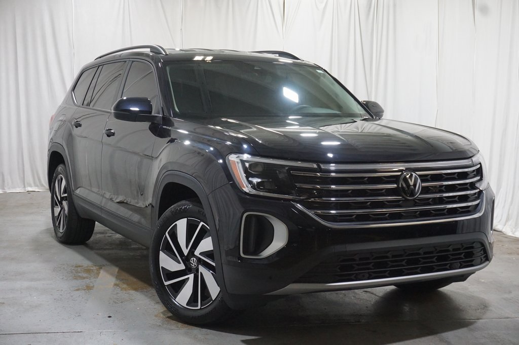 2024 Volkswagen Atlas SE Technology photo 2