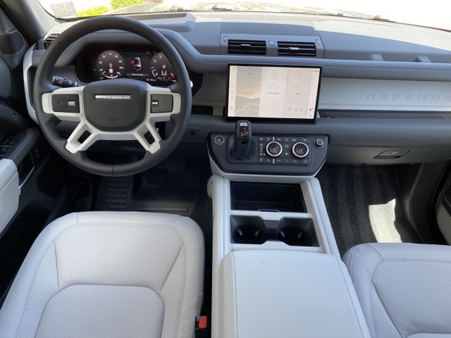 2025 Land Rover Defender 130 S photo 9