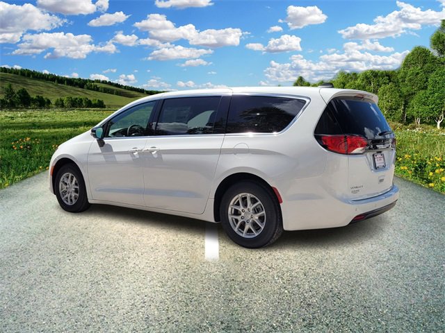 2026 Chrysler Voyager LX photo 3