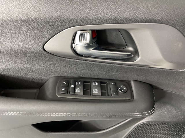 2026 Chrysler Voyager LX photo 19