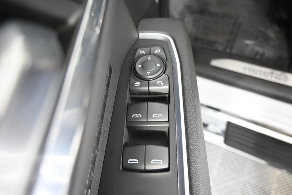 2023 Chevrolet Silverado 1500 High Country photo 16