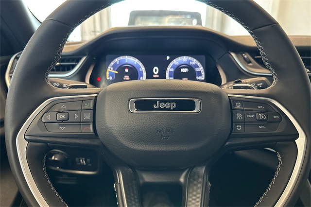 2025 Jeep Grand Cherokee Altitude photo 23