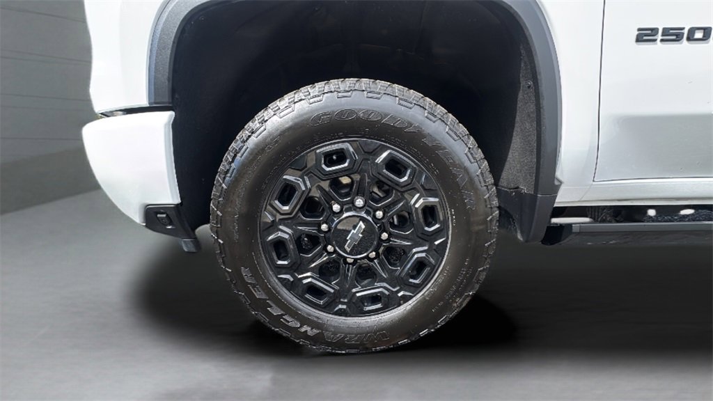 2024 Chevrolet Silverado 2500HD LTZ photo 19