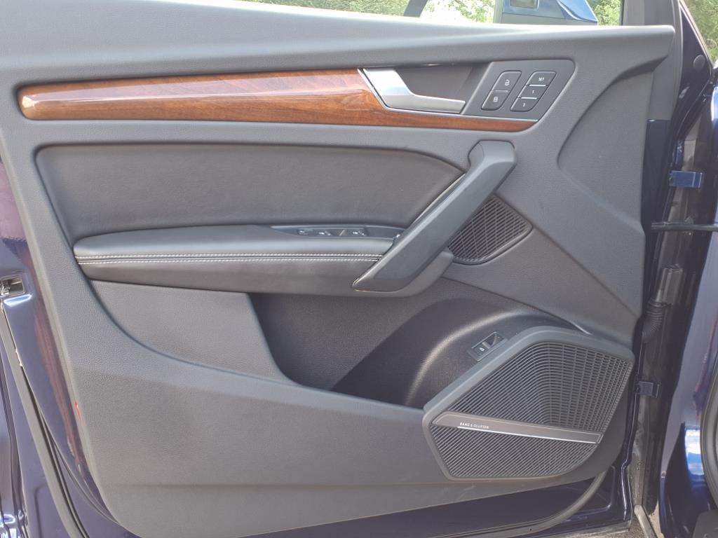 2023 Audi Q5 S line Premium Plus photo 3