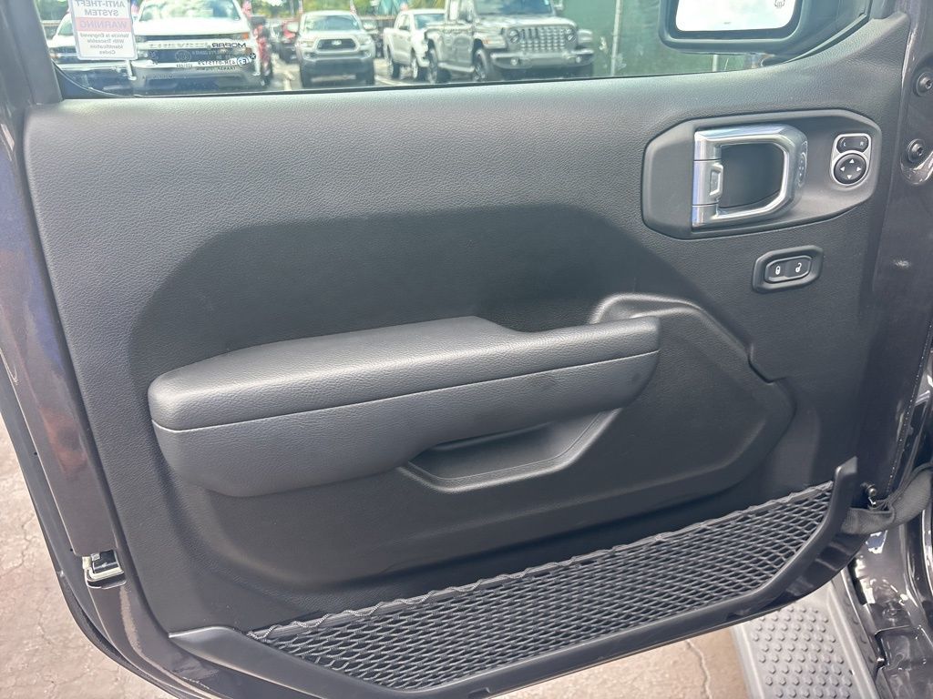 2025 Jeep Wrangler Sport S photo 33