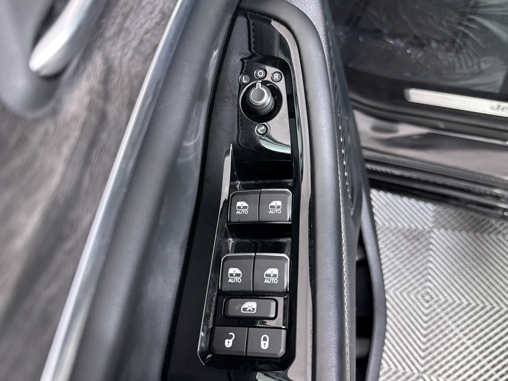 2021 Jeep Grand Cherokee Overland photo 21