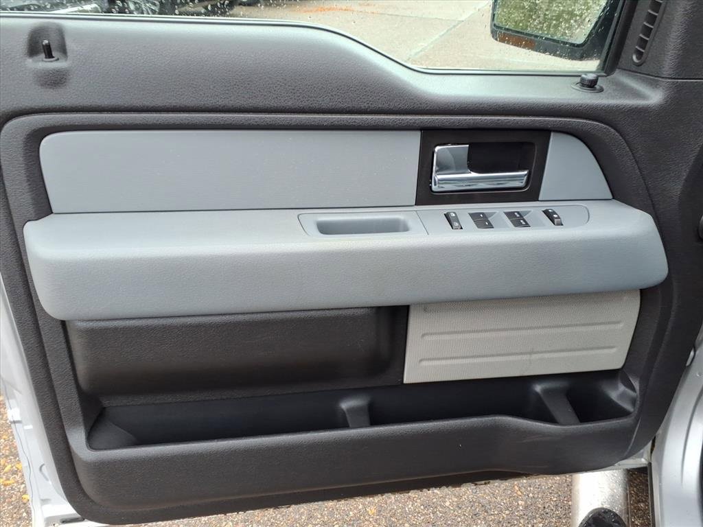 2012 Ford F-150 XLT photo 12