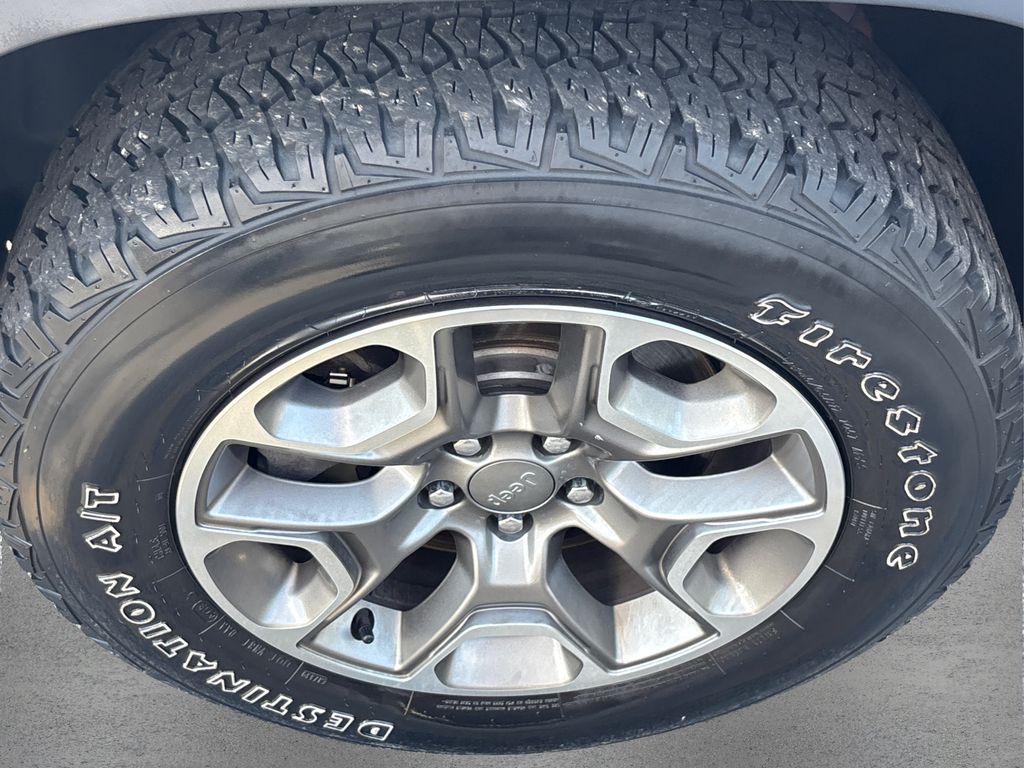 2020 Jeep Cherokee Trailhawk photo 10