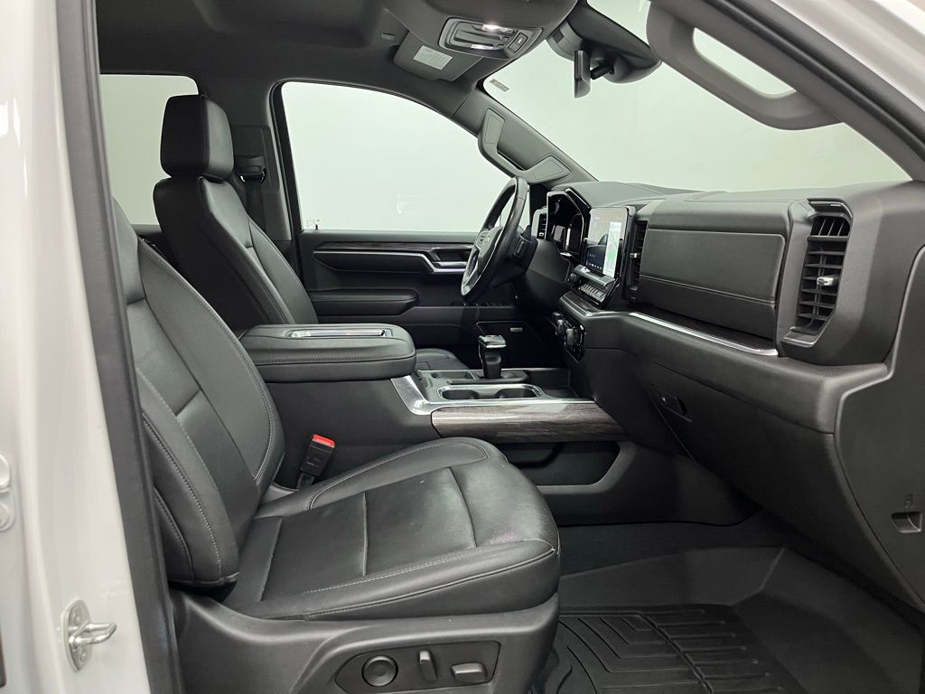 2022 Chevrolet Silverado 1500 LTZ photo 22