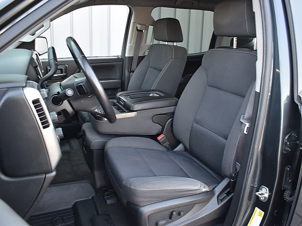 2017 Chevrolet Silverado 1500 LT photo 5