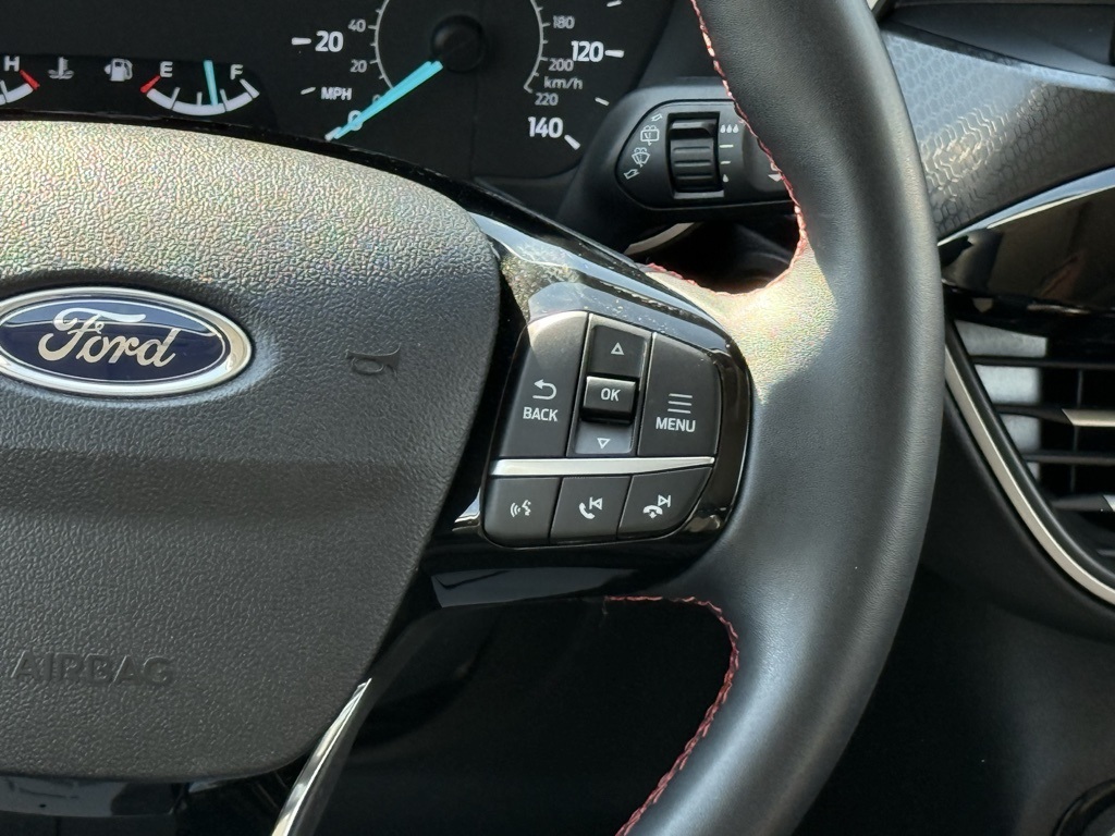 2022 Ford Escape SEL photo 18