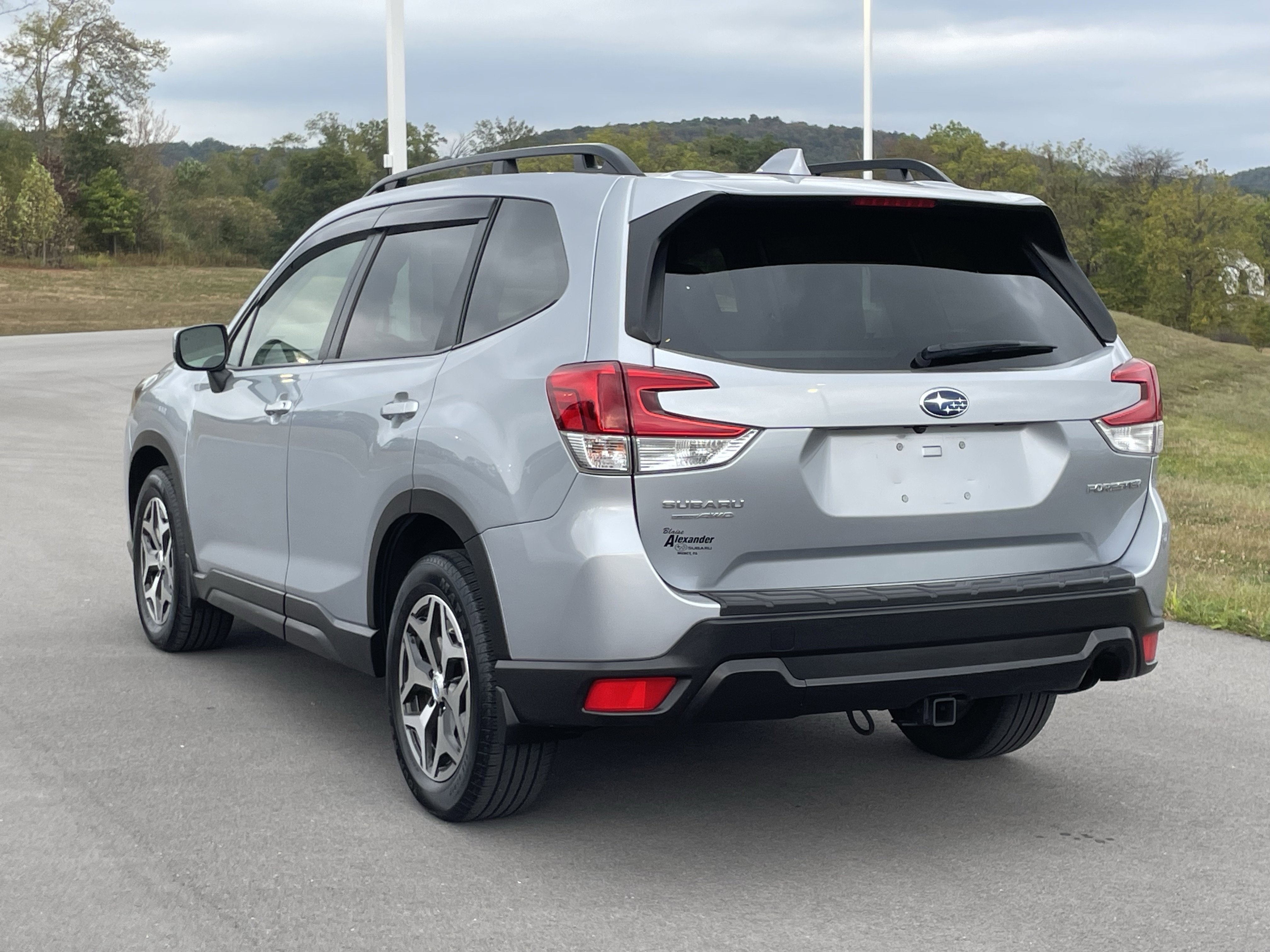 2022 Subaru Forester Premium photo 4
