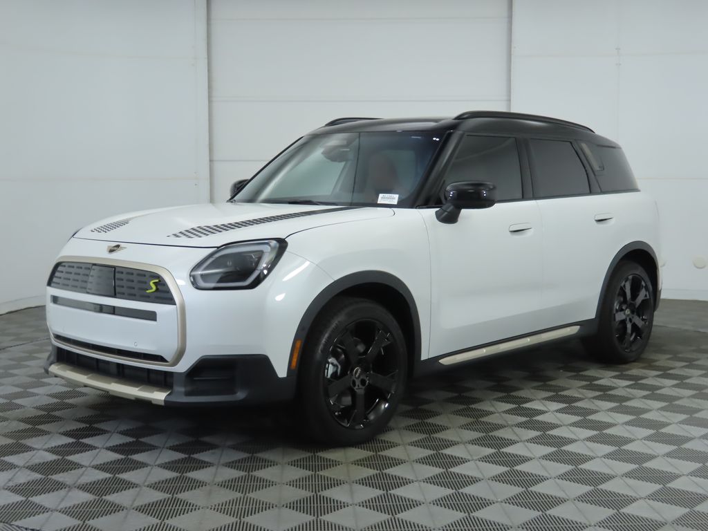 2025 MINI Countryman SE's photo