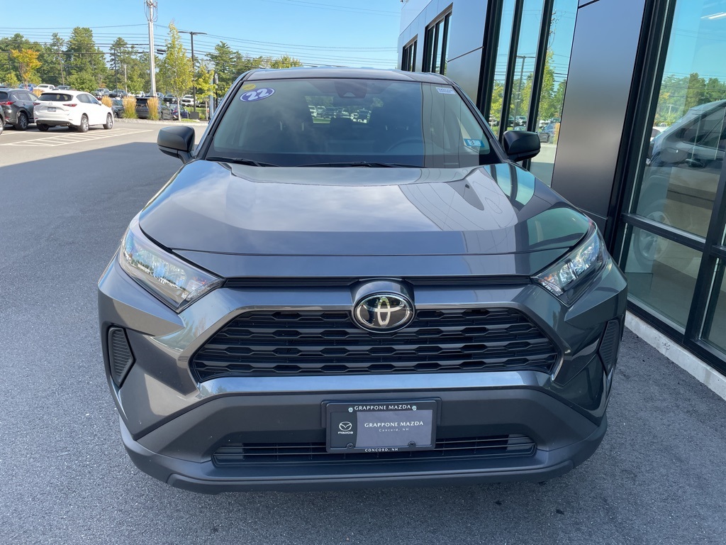 2022 Toyota RAV4 LE photo 2