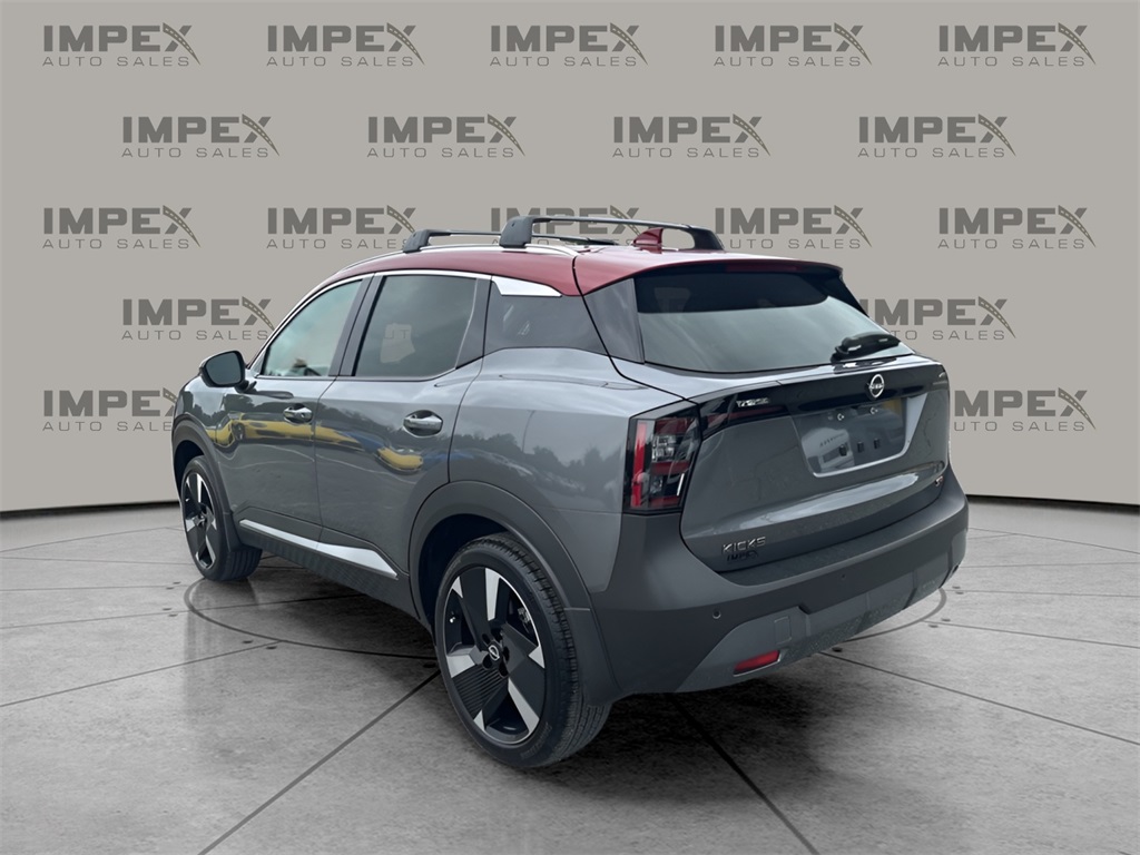2025 Nissan Kicks SR photo 3