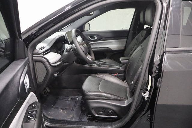 2023 Jeep Compass Latitude Lux photo 10
