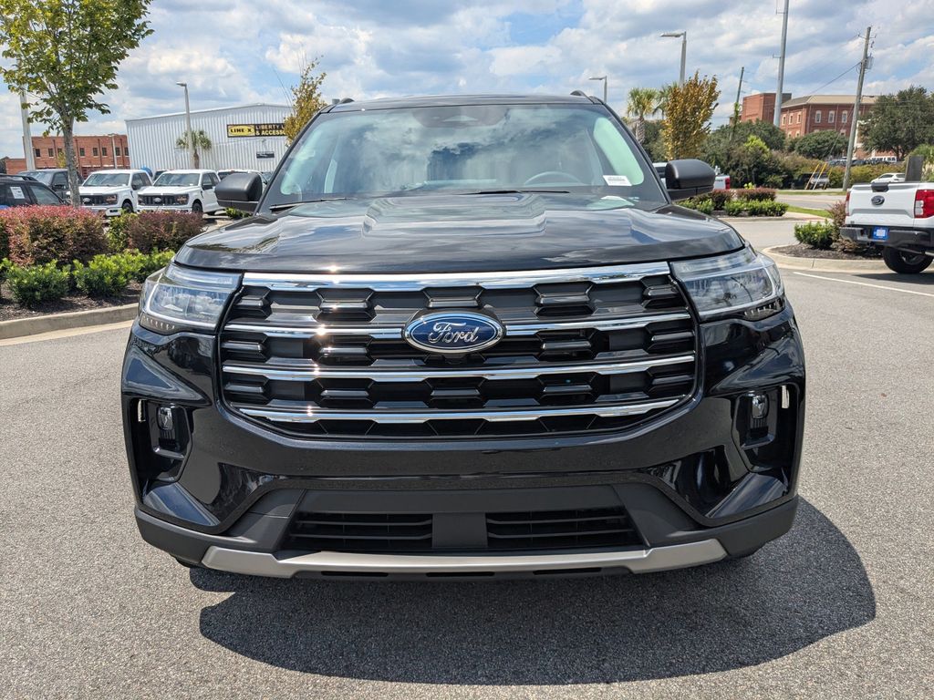 2025 Ford Explorer photo 9