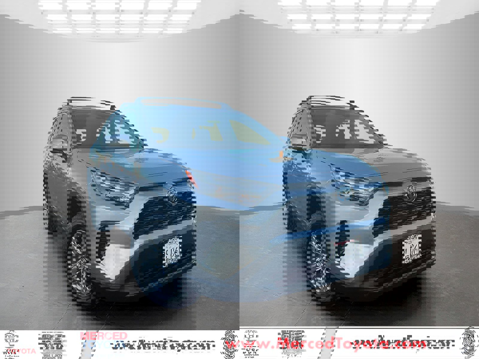 2024 Toyota RAV4 XLE's photo