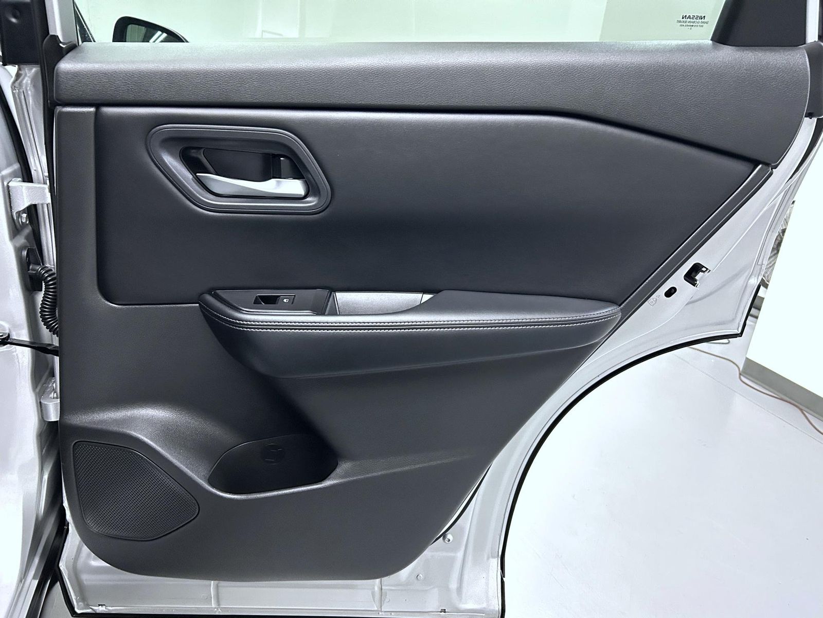 2024 Nissan Rogue SV photo 17