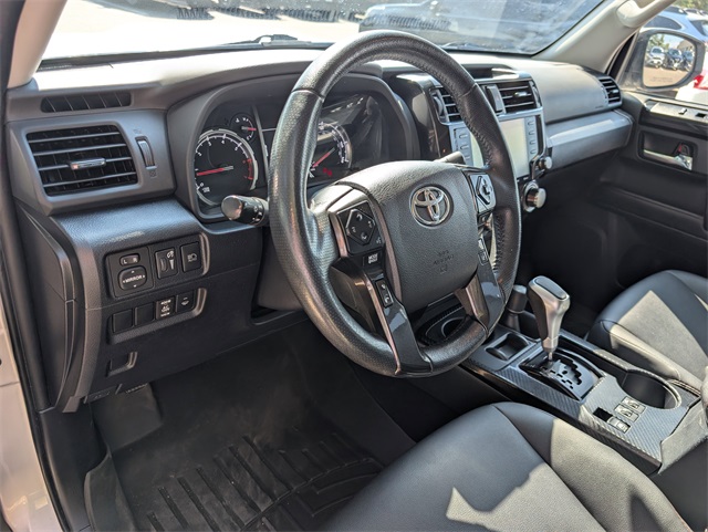 2022 Toyota 4Runner TRD Off-Road Premium photo 9