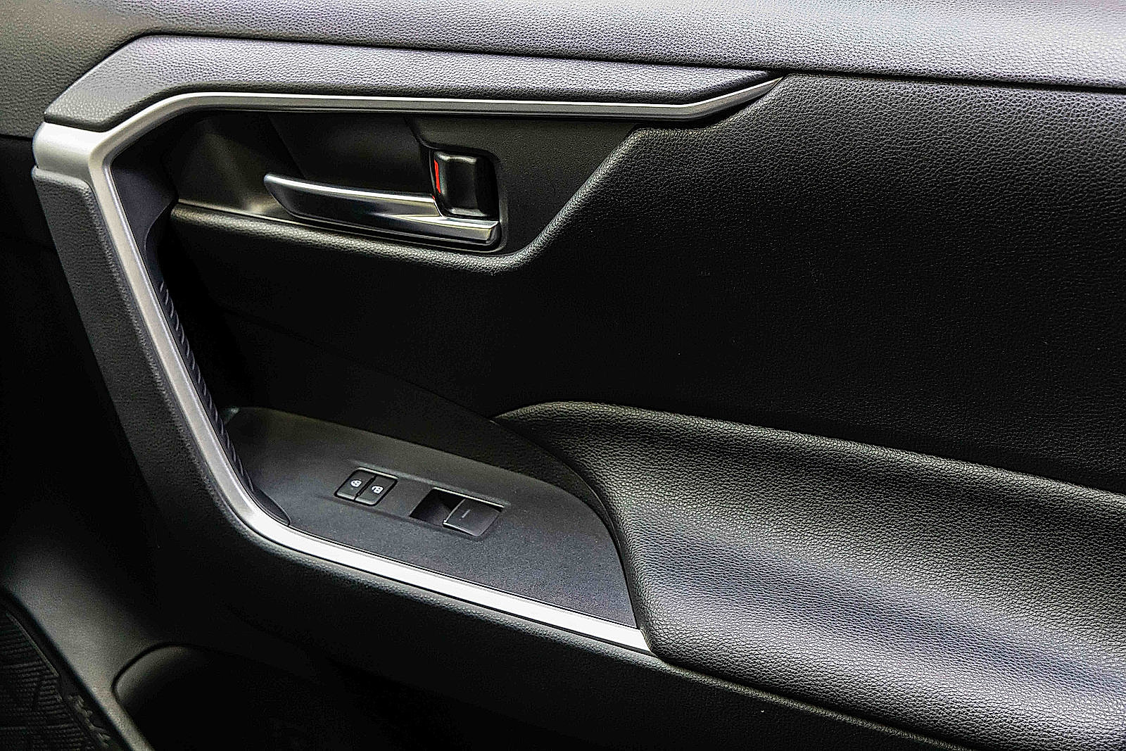 2023 Toyota RAV4 Hybrid XLE photo 14