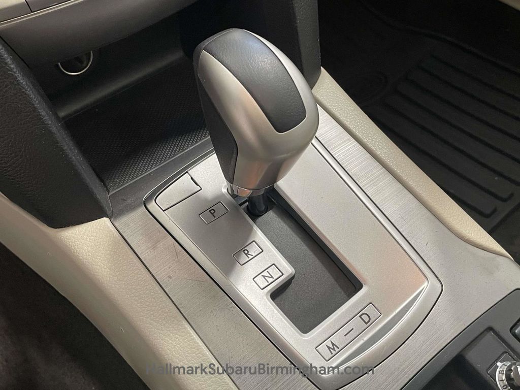 2011 Subaru Outback 3.6R photo 20