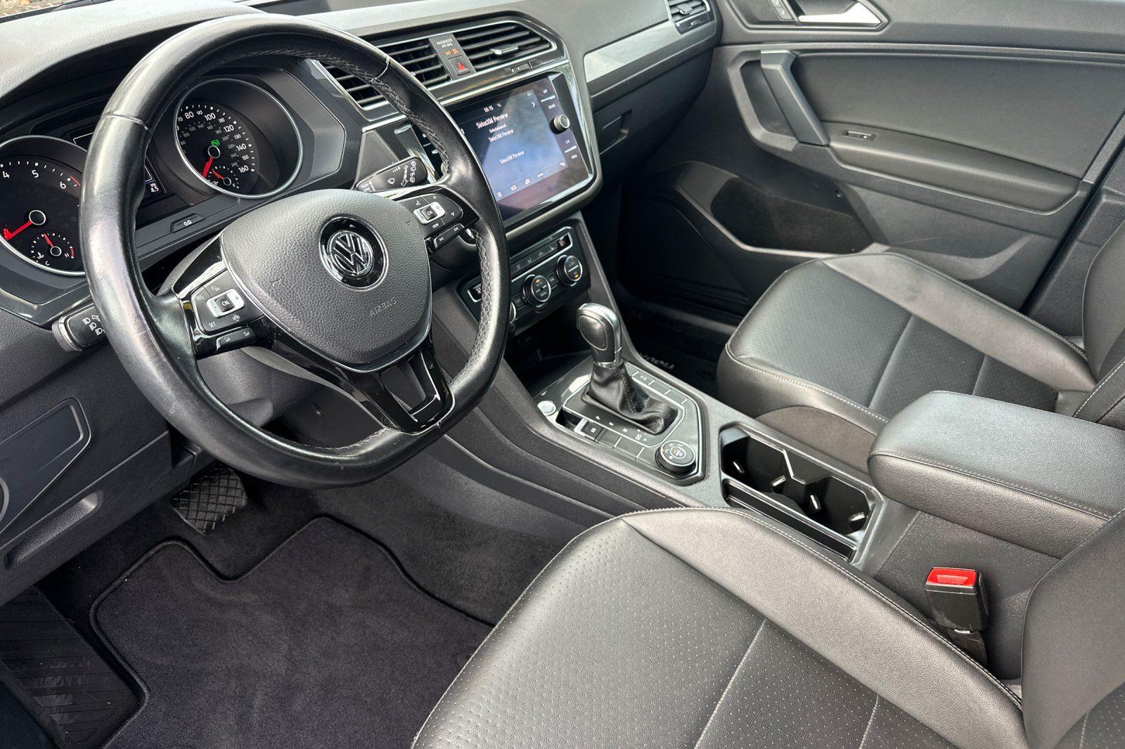 2019 Volkswagen Tiguan SE photo 2