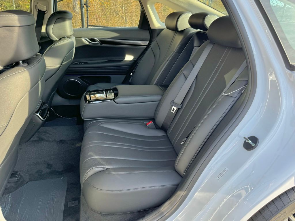 2025 Genesis G80 2.5T AWD photo 17