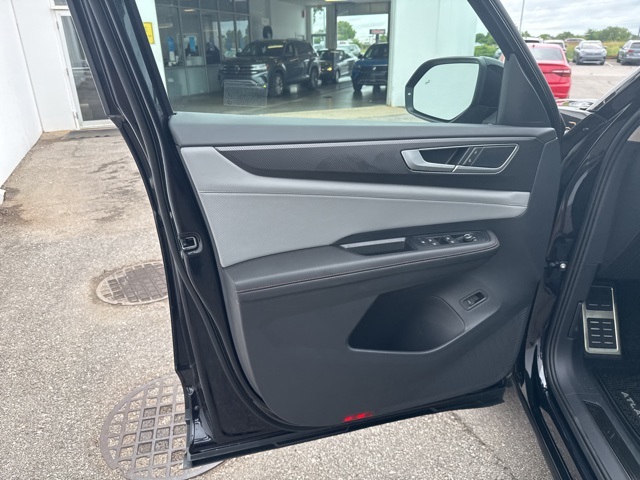 2025 Volkswagen Atlas Peak Edition SE photo 11