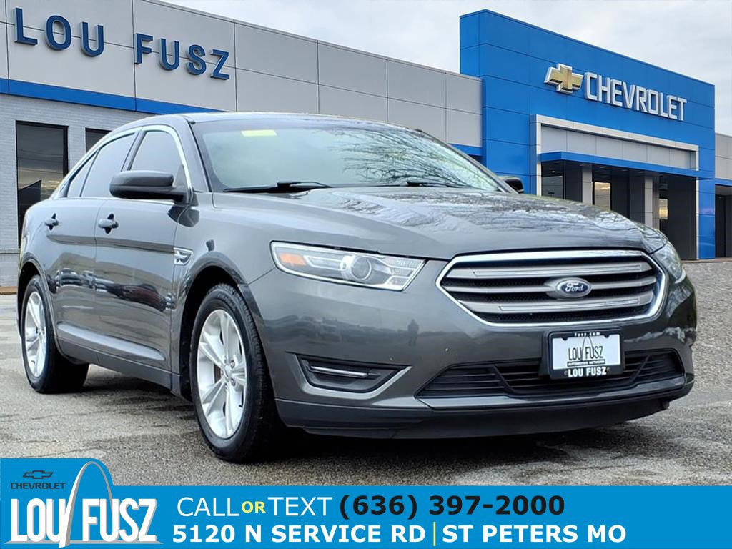 2016 Ford Taurus SEL's photo