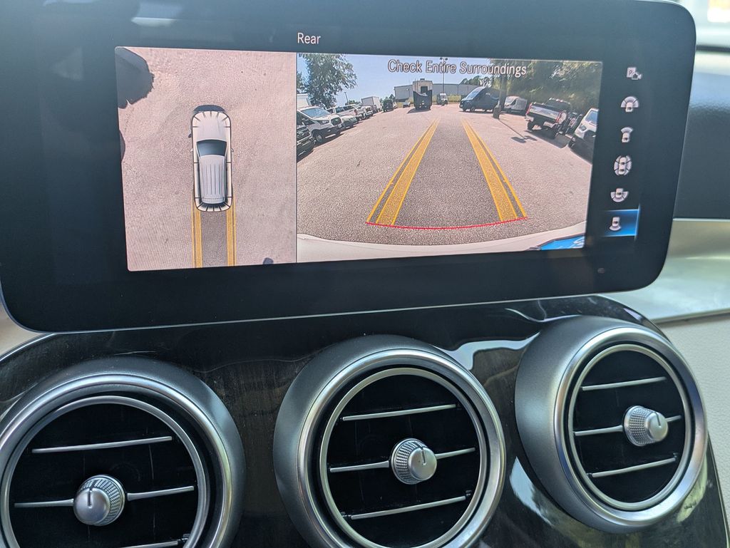 2022 Mercedes Benz GLC 300 photo 22