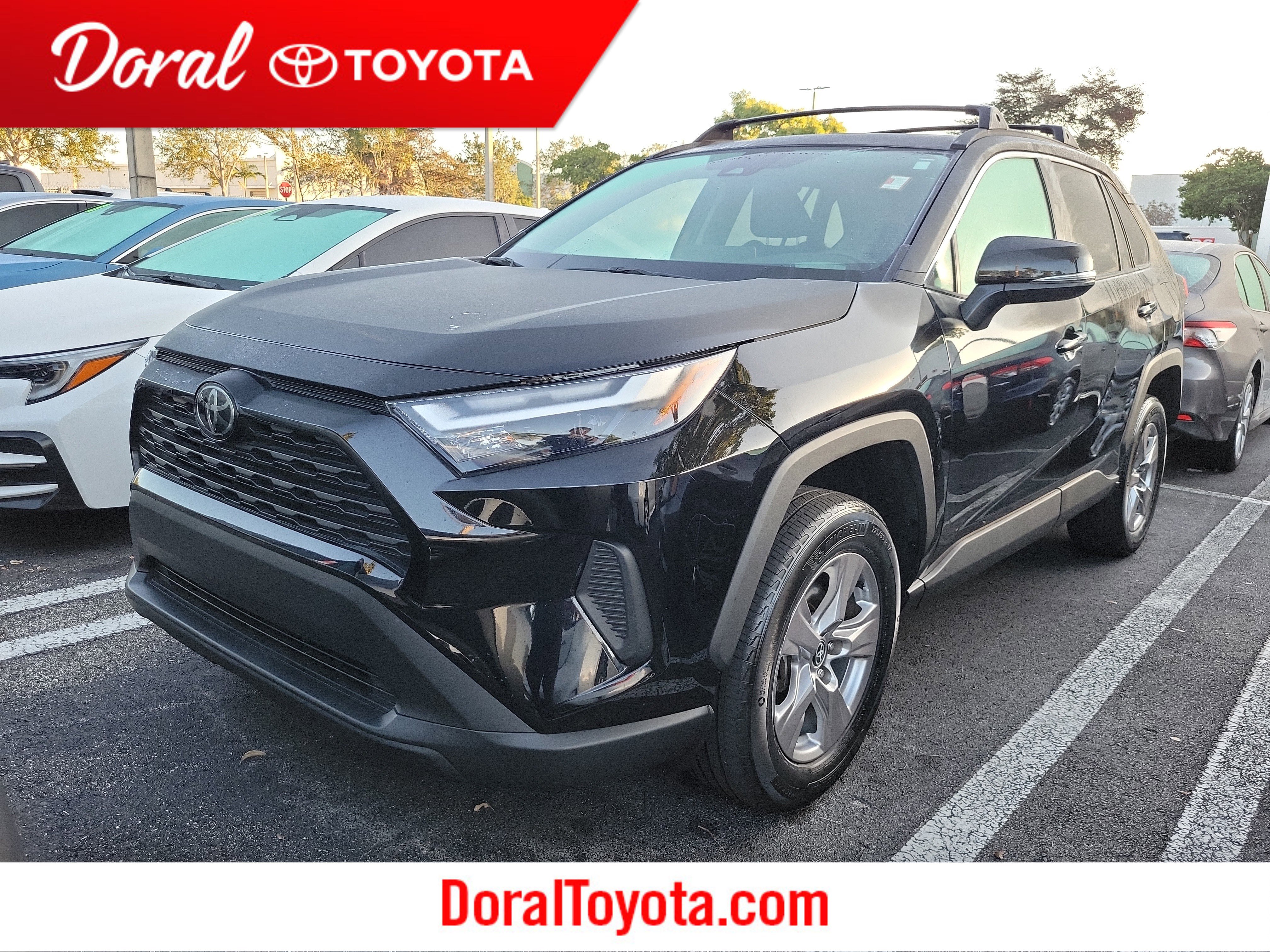 2023 Toyota RAV4 XLE's photo